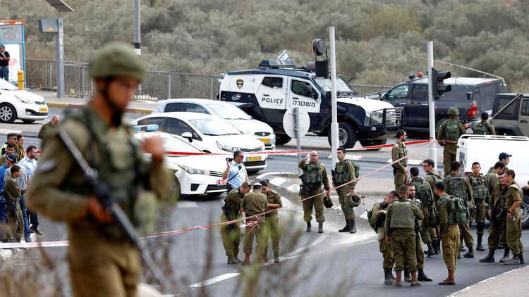 شابة فلسطينية تطعن شرطيين إسرائيليين في القدس