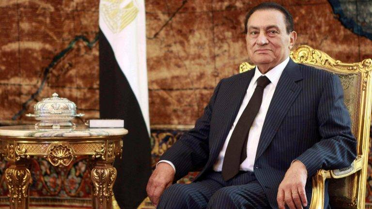 بعد حكم القضاء الأوروبي.. ما مصير الأموال المجمدة للرئيس المصري الأسبق مبارك؟