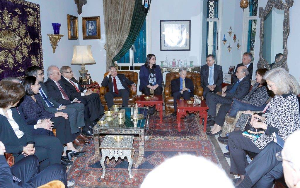 وليد جنبلاط عرض ووفدا أميركيا للأوضاع السياسية في لبنان والمنطقة