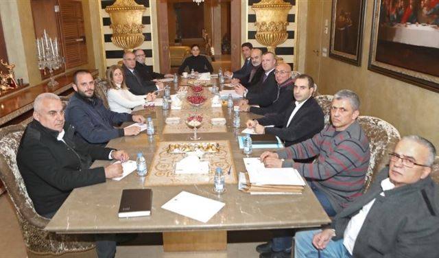 جعجع بحثت ملف المساعدات المدرسية المقدمة من "جبل الارز"