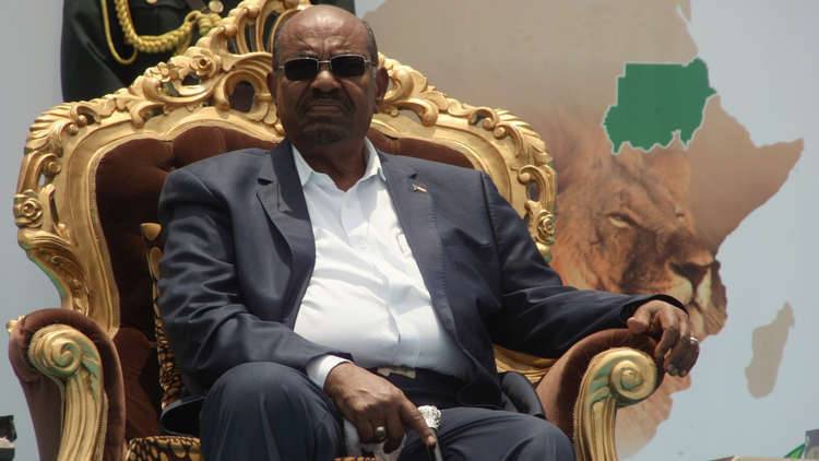 الحزب الحاكم في السودان يوجه باتخاذ تدابير عاجلة لتوفير الوقود والخبز
