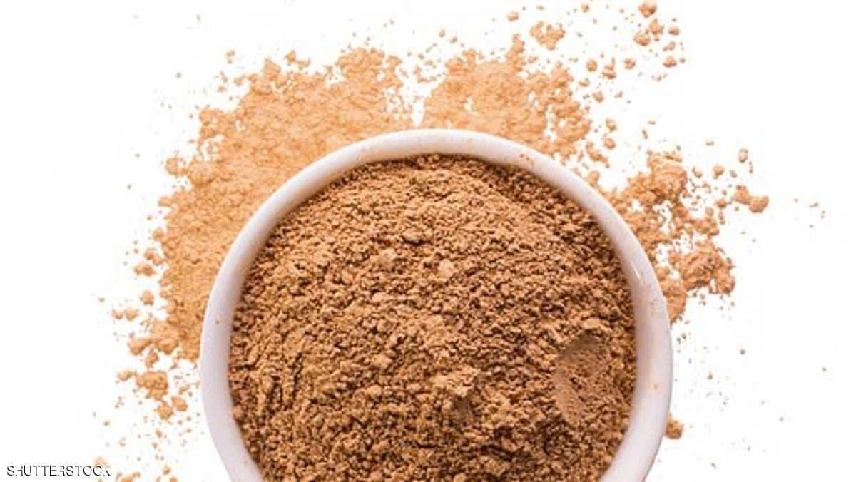 "ملعقة تراب" بجانب الطعام.. ماذا تفعل في الجسم؟