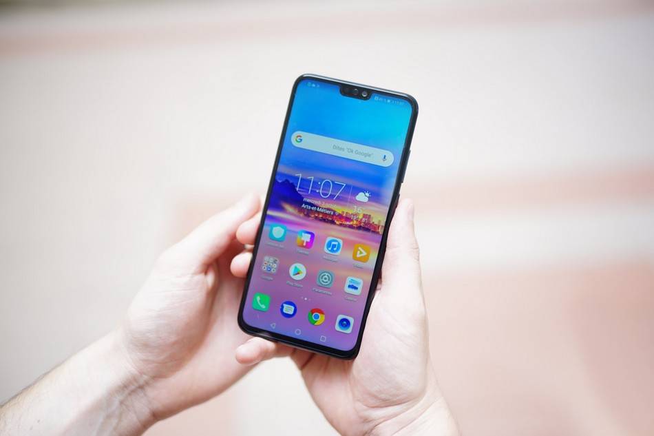 "Vivo" تطلق أول هاتف بشاشتين وكاميرا "3D"!