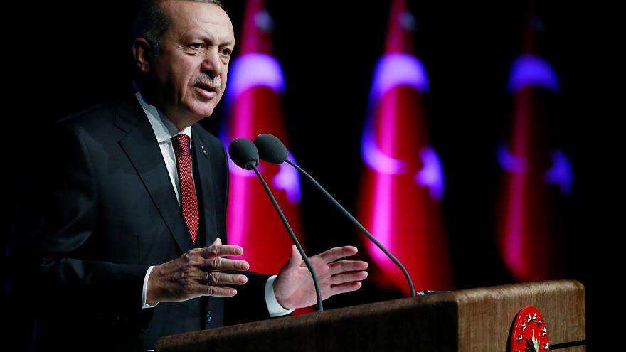أردوغان: تركيا ستدخل منبج السورية ما لم تخرج أمريكا المسلحين الأكراد