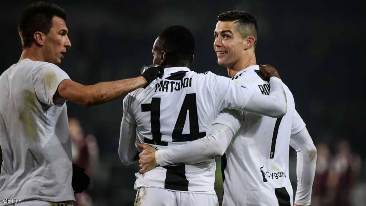 رونالدو يقتحم تاريخ الدوري الإيطالي بـ"هدف الـ20 عاما"