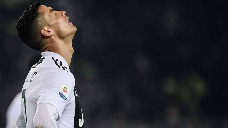 شاهد.. رونالدو ينفذ ضربة ثابتة بشكل غريب!