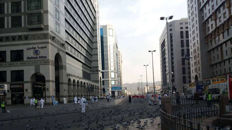 السعودية.. منع الوافدين من العمل في 41 مهنة في المدينة المنورة