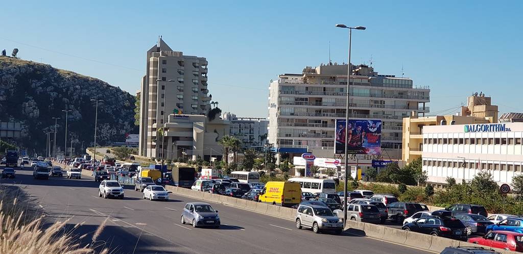 اعادة فتح طريق نهر الكلب جزئيا