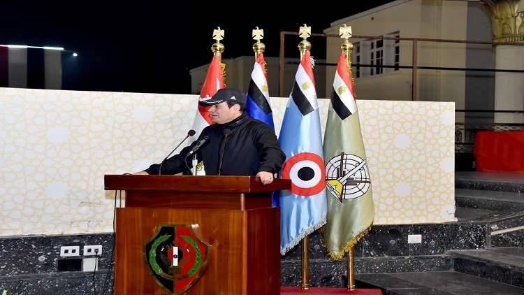 بالصور.. السيسي يزور الكلية الحربية في القاهرة