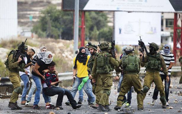 بداية أكبر انتفاضة للفلسطينيين في الضفة وغزة ضد الاحتلال