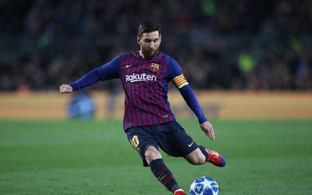 هل يُكرّر ميسي سيناريو رونالدو

ويرحل الى الدوري الإيطالي؟
