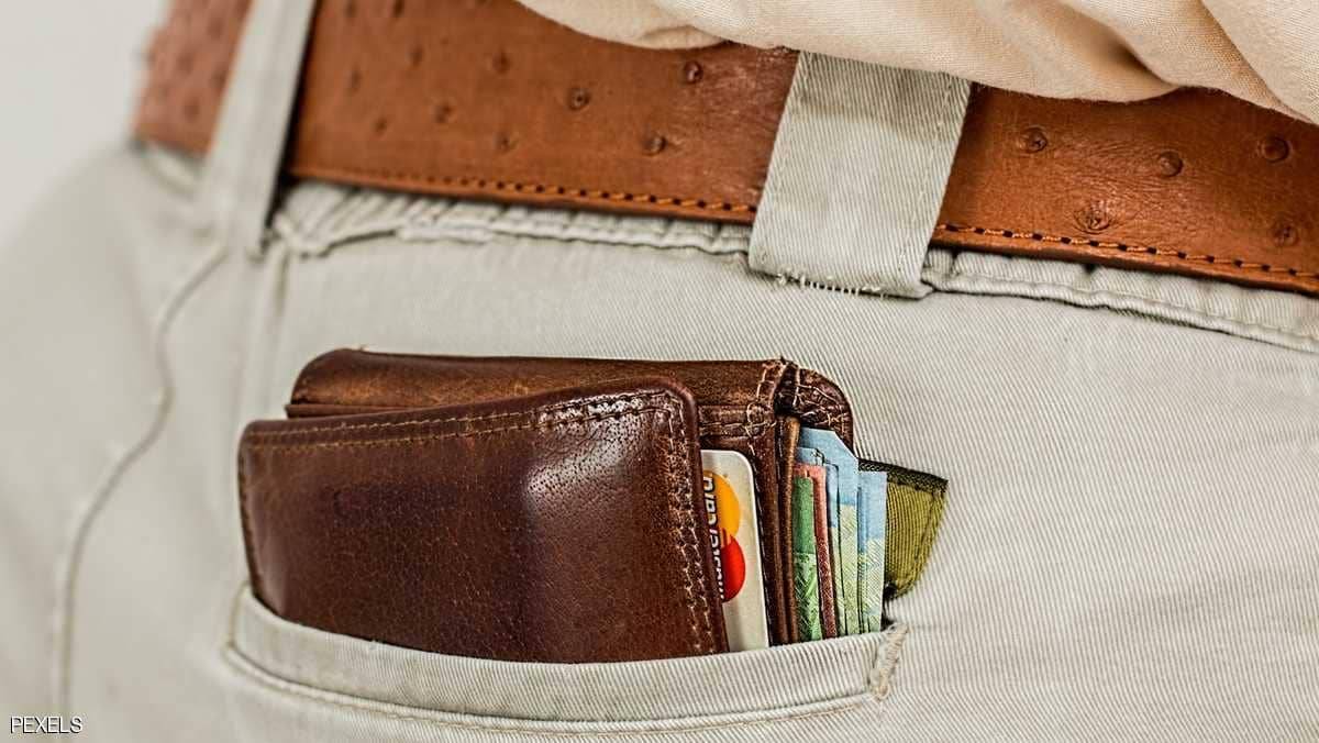 العلم يحذر: لا تضع محفظتك بالجيب الخلفي