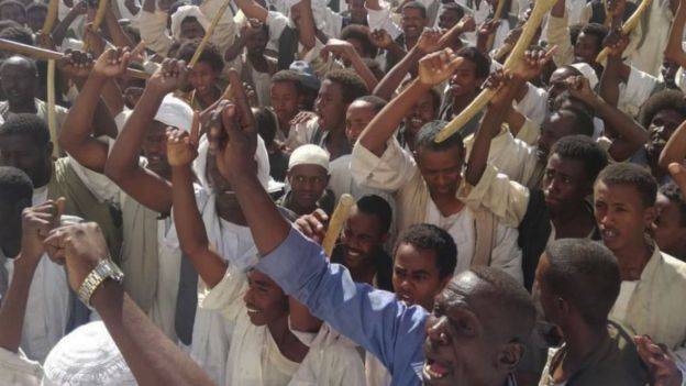هل يسقط الرئيس السوداني عمر البشير أمام التظاهرات الشعبية؟