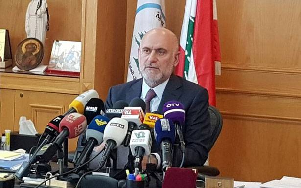 فنيانوس : الــوزارة في صدد إعادة

إحياء النــقــل العام وسكك الحديد