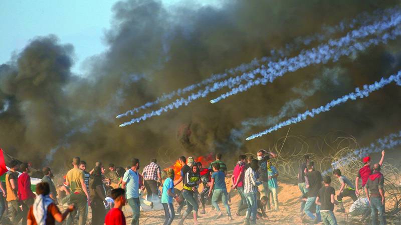 إسرائيل تواجه مسيرات العودة الفلسطينية برصاص القناصة