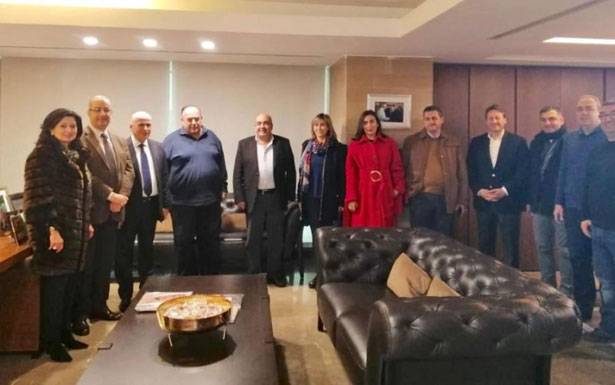تفعيل التعاون بين وزارة الصناعة والبلديات