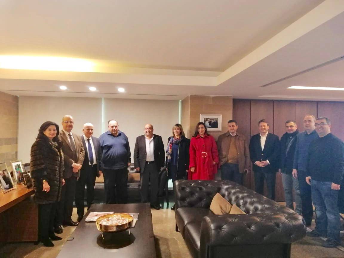 تفعيل التعاون بين وزارة الصناعة والبلديات لتطوير المناطق الصناعية