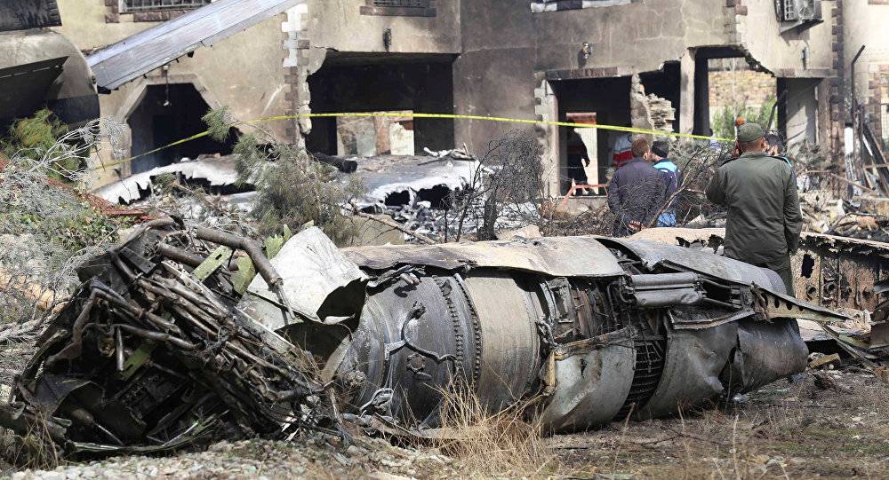 بالفيديو... أول لقطات لتحطم الطائرة 707 غربي طهران
