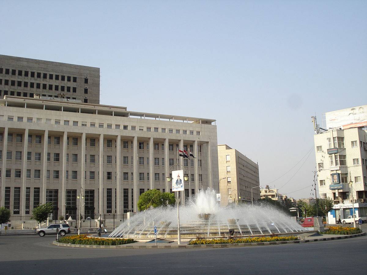 دمشق نرحب بعودة السفارات لكننا لن نستجدي أحد