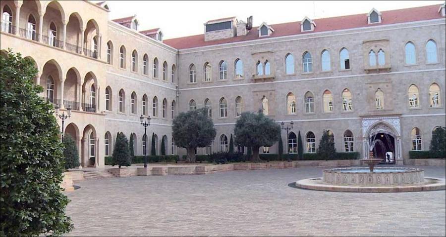 تقاطع اقليمي ودولي على تمرير المرحلة رغم الانقسامات
والتأليف الحكومي في اجازة بانتظار الوساطات الخارجية