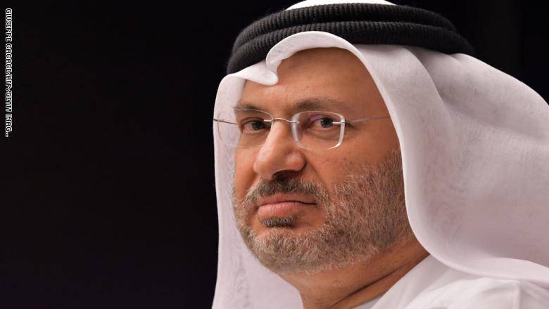 قرقاش رداً على بن جاسم: "أشخاص لا يفقهون في السياسة شيئاً"