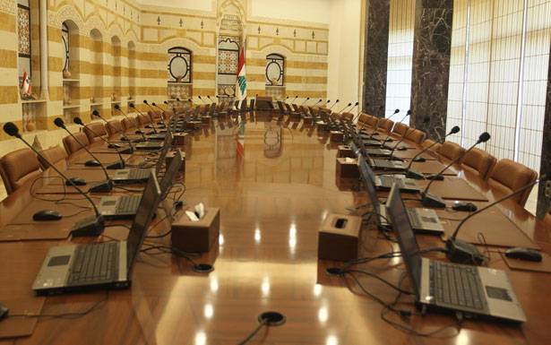 تقاطع اقليمي ودولي على تمرير المرحلة رغم الانقسامات