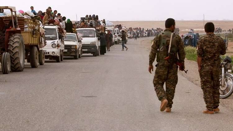 خروج أكثر من 2000 شخص من آخر جيب لتنظيم 