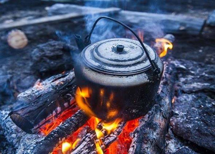 لماذا لا يُنصح بتكرار غلي الماء؟
