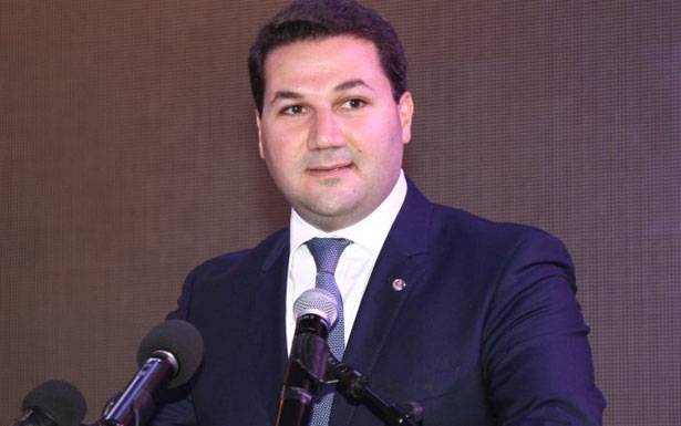 نديم الجميل: لسحب السجالات

حول القمّة من الشارع