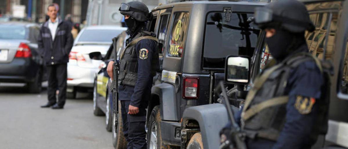 بالصور... الأمن المصري يحبط عملية تهريب كاميرات محظورة