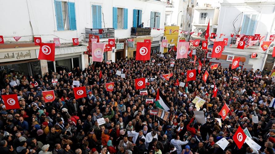 فتش عن صندوق النقد الدولي.. إضراب عام يشل الحياة في تونس