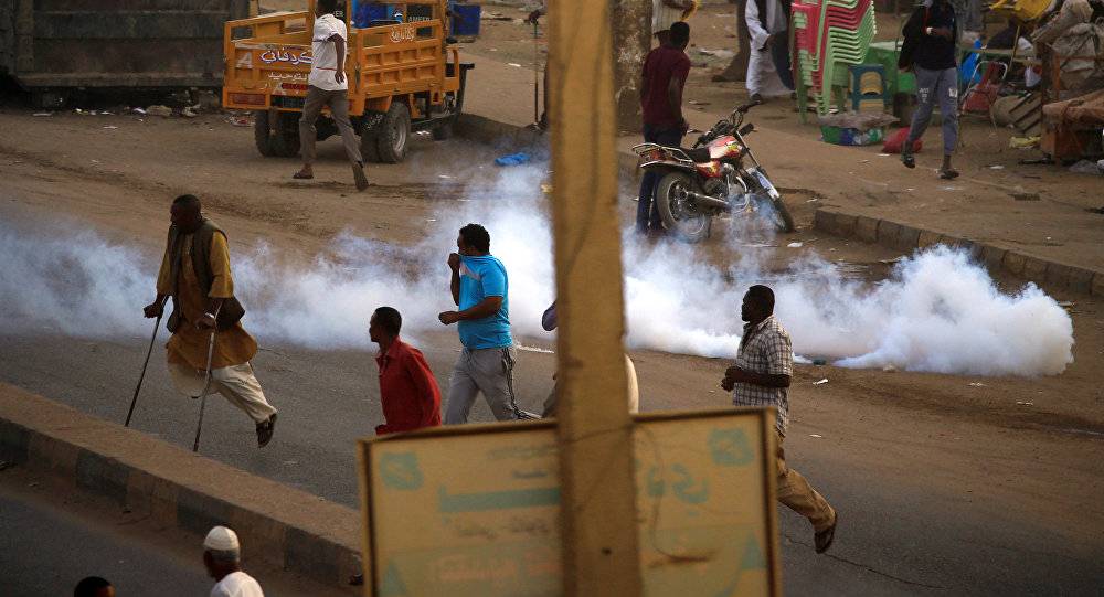 في ظل الاحتجاجات... خطر من إثيوبيا يهدد السودان