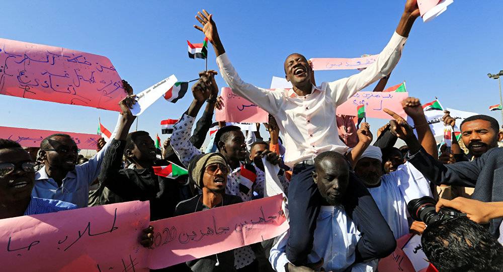 ما رأي سفراء الدول العربية تجاه ما يحدث في السودان؟