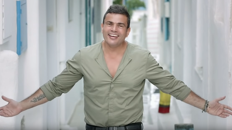 عمرو دياب يستعرض 