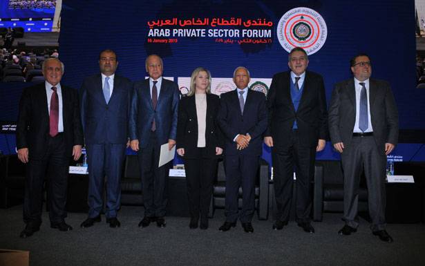 بحضور أبو الغيط والحريري ُممثلا بالنائب الطبش

«منتدى القطاع الخاص العربي»

يُعلن توصياته ويرفعها الى القمّة الإقتصاديّة
