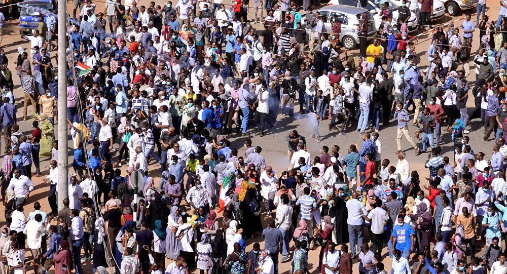 متحدث سابق باسم الرئاسة السودانية يكشف خطط احتواء المظاهرات