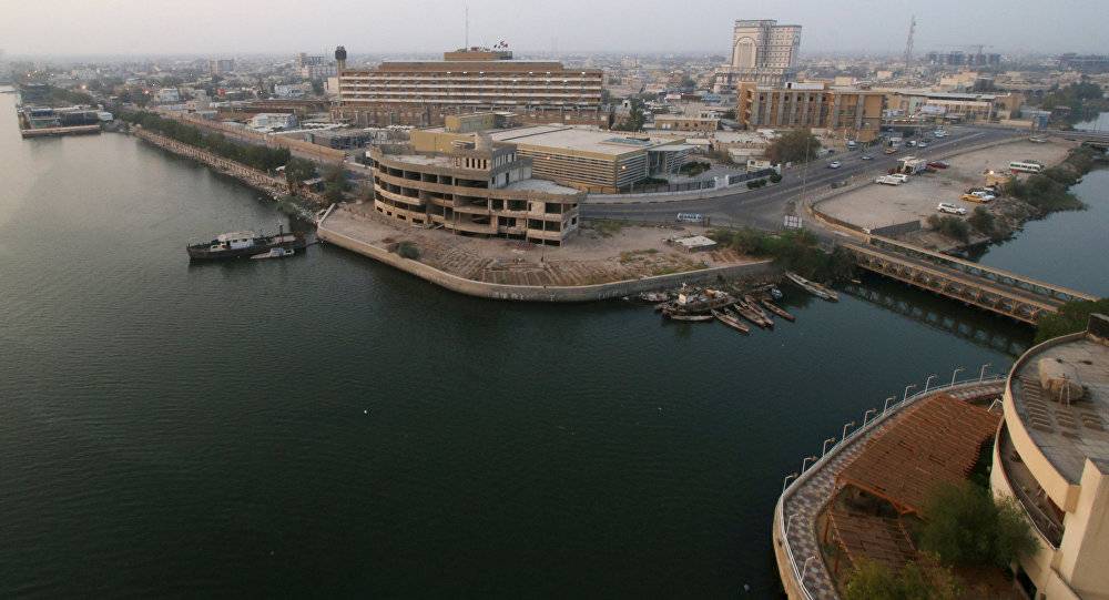 وزير سابق يفاجئ العراقيين بفحوى رسالة إيرانية تلقاها سياسيون