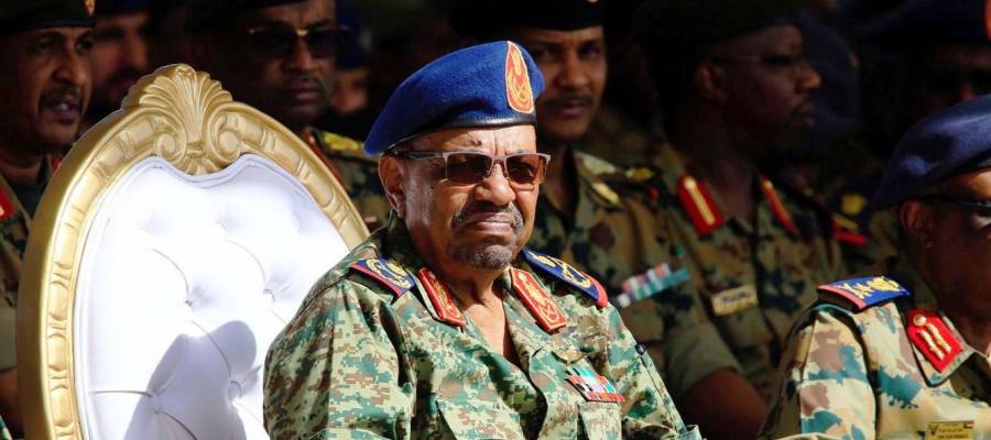 البشير.. الرجل الذي يخشى خصومه قبل حلفائه سقوط نظامه!