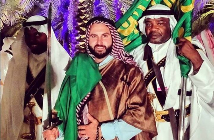 مدون إسرائيلي يثير الجدل في مسجد محمد بن عبد الوهاب