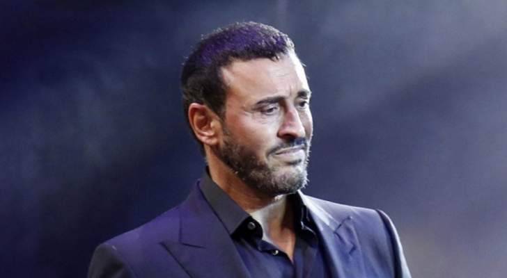 الجمهور يقتحم المسرح أثناء غناء كاظم الساهر..شاهدوا ماذا حدث- بالفيديو