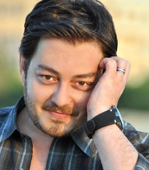 أحمد زاهر يطلق تحدياً جديداً.. ما هو؟ ومن شاركه فيه؟
