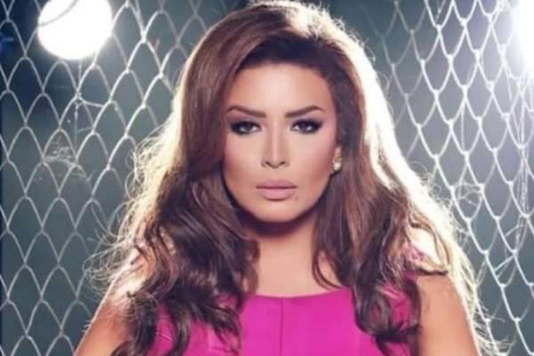 أمل بوشوشة تعود لطفولتها على الدراجة.. بالفيديو
