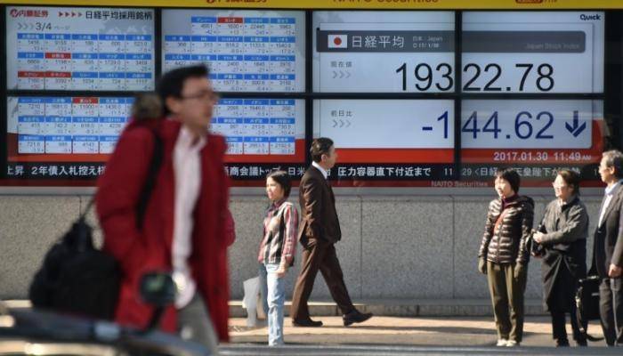 المؤشر نيكي ينخفض 0.82% في بداية تعاملات طوكيو