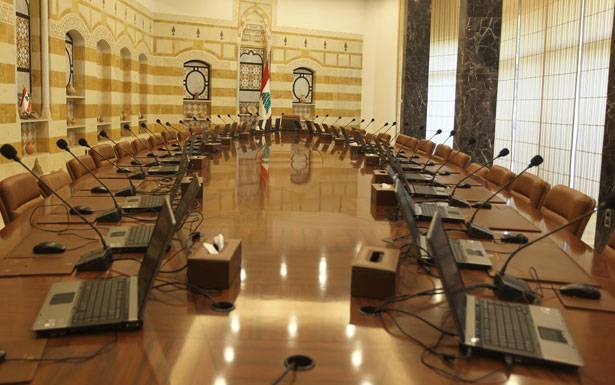 محرّكات التأليف عادت الى الدوران... وتكتم عن افكار جديدة للحل.