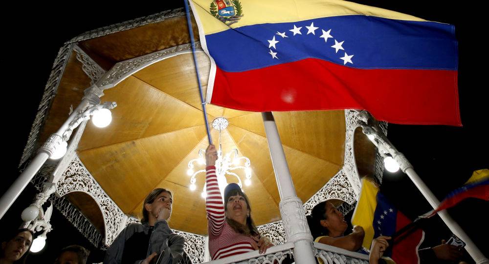 الكرملين: أي تدخل عسكري خارجي في أحداث فنزويلا خطير جدا