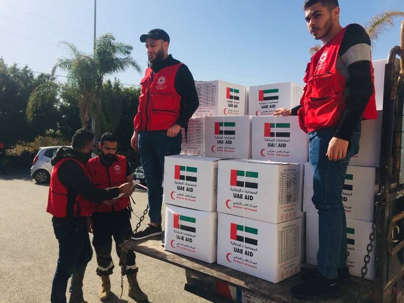 الصليب الاحمر وزع مساعدات إماراتية على عائلات في صور