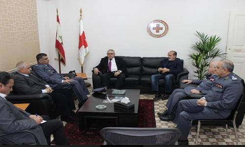 اللواء عثمان زار المركز الرئيسي للصليب الأحمر اللبناني