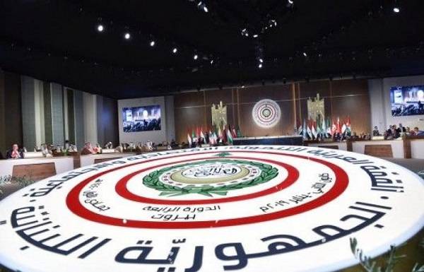 هل من رسالة غير مباشرة من حضور أمير قطر القمة؟