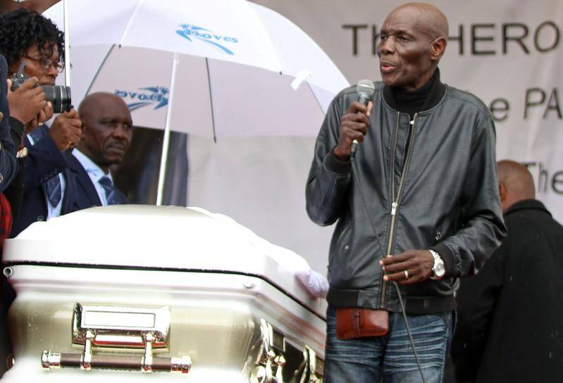 Popular Zimbabwean musician Mtukudzi dies