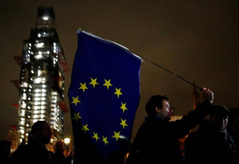 El Europarlamento no aprobará un Brexit sin 